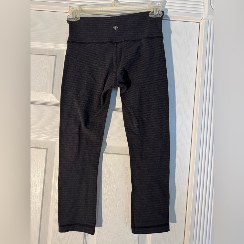 Lululemon Athletica Black cotton blend cropped Leggings size 2